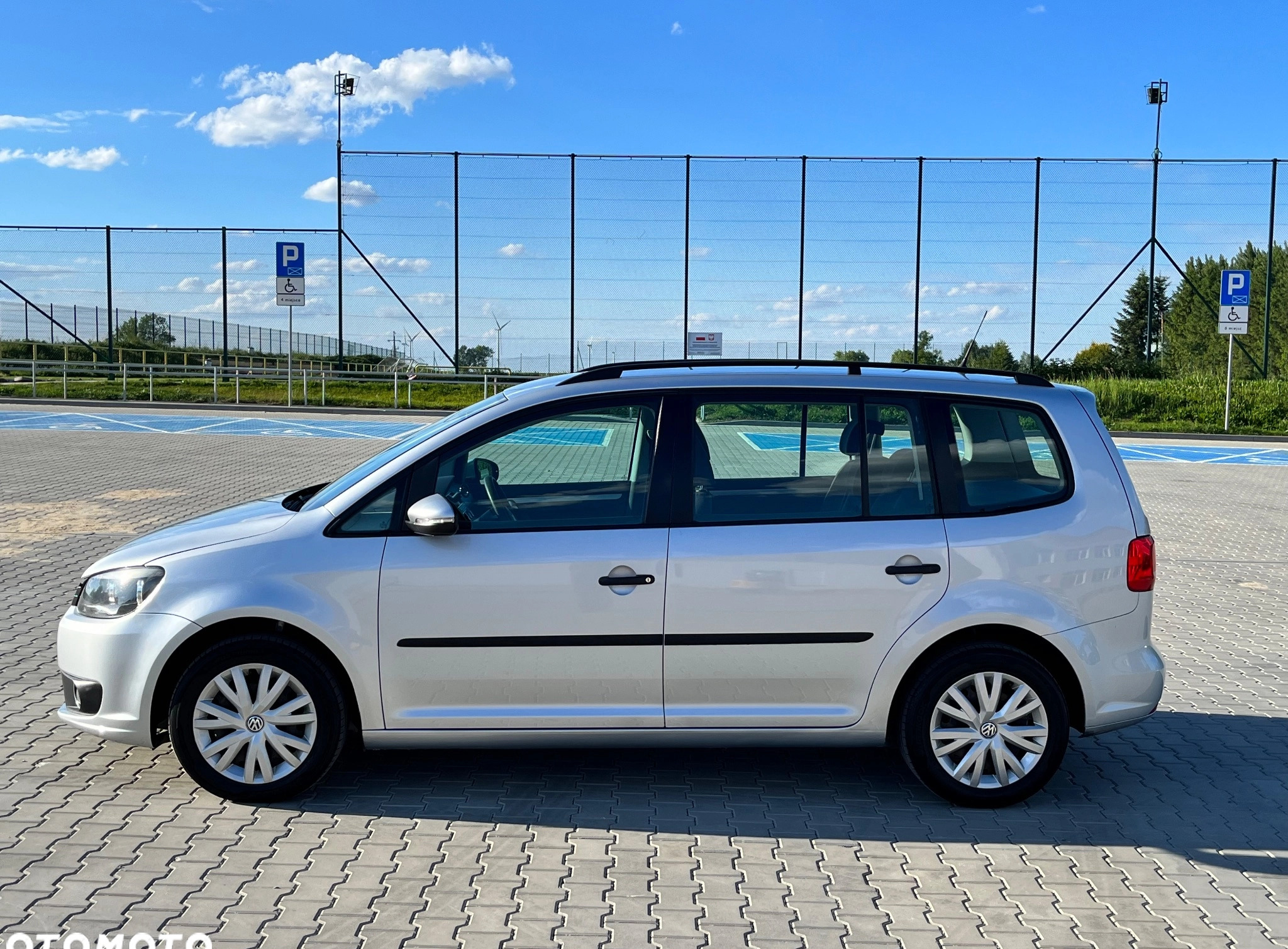 Volkswagen Touran cena 32000 przebieg: 176500, rok produkcji 2011 z Łańcut małe 191